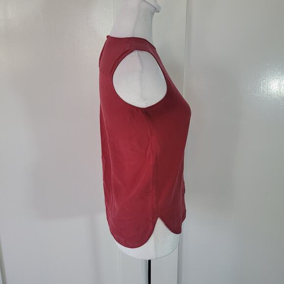 Everlane	 Size 0 100% Silk Red Tank Top Keyhole Back Lightweight Classy Minimal - Picture 2 of 8